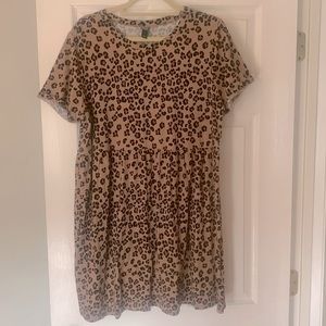 Universal thread leopard dress